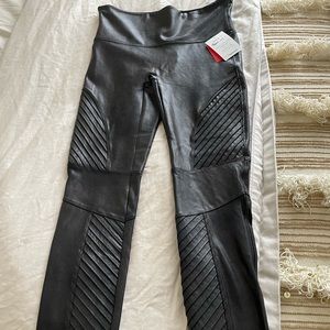 Spanx black sheen size M Moto legging